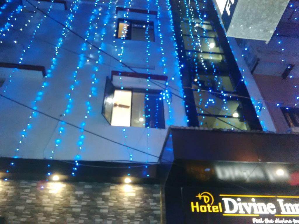 Hotel Divine Inn Varanasi Zimmer foto