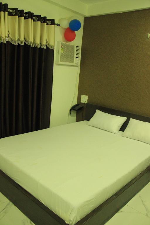 Hotel Divine Inn Varanasi Zimmer foto